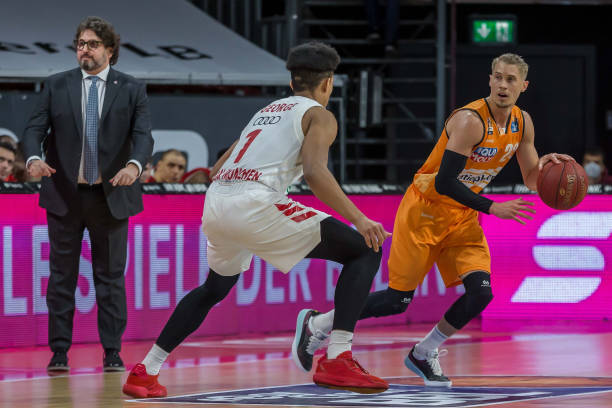 他不仅具备 他不仅具备