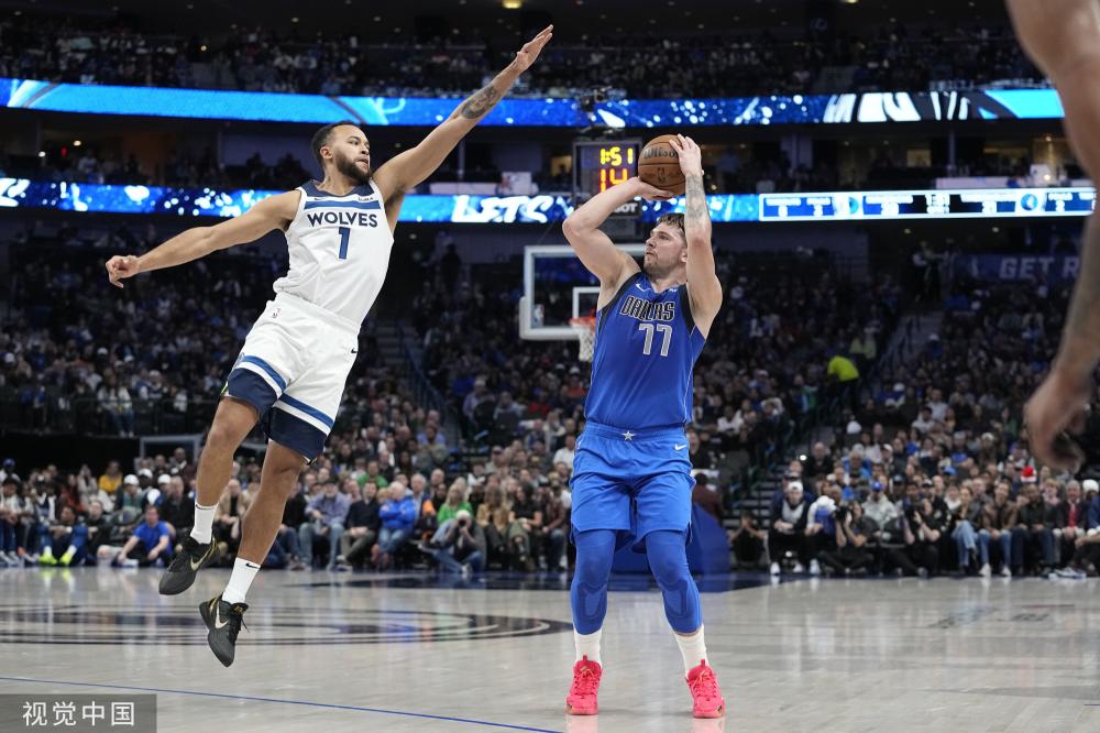 与裁判短暂 与裁判短暂