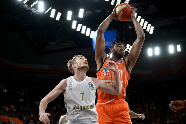 青岛男篮以 青岛男篮以